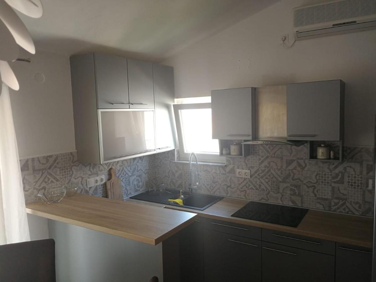 Apartmani Nea Biograd Na Moru Ngoại thất bức ảnh