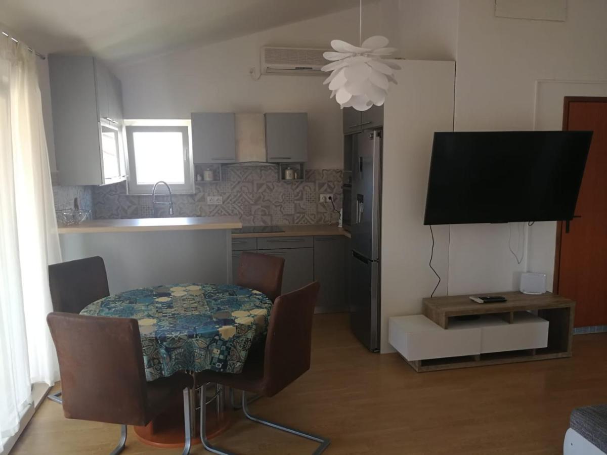Apartmani Nea Biograd Na Moru Ngoại thất bức ảnh
